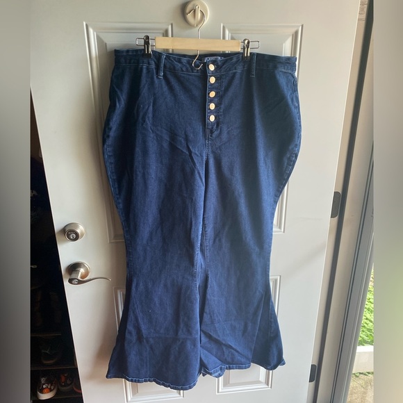 ARULA By Altar’d State 5 Button High Rise Flare Dark Wash Jeans - Picture 2 of 5